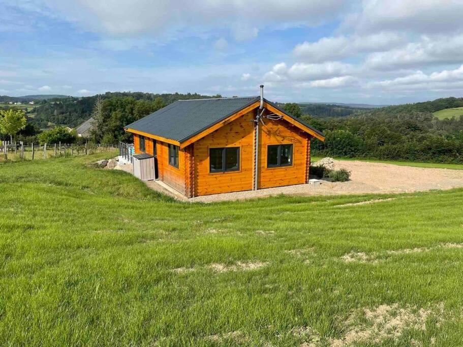 فيلا Saint-Germain-des-Champsفي Le Chalet Du Crescent المظهر الخارجي الصورة