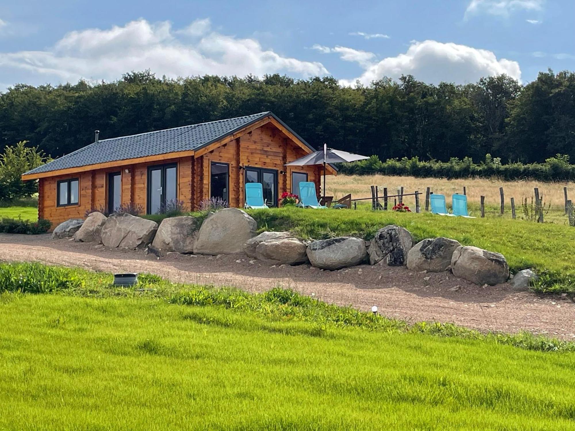 فيلا Saint-Germain-des-Champsفي Le Chalet Du Crescent المظهر الخارجي الصورة